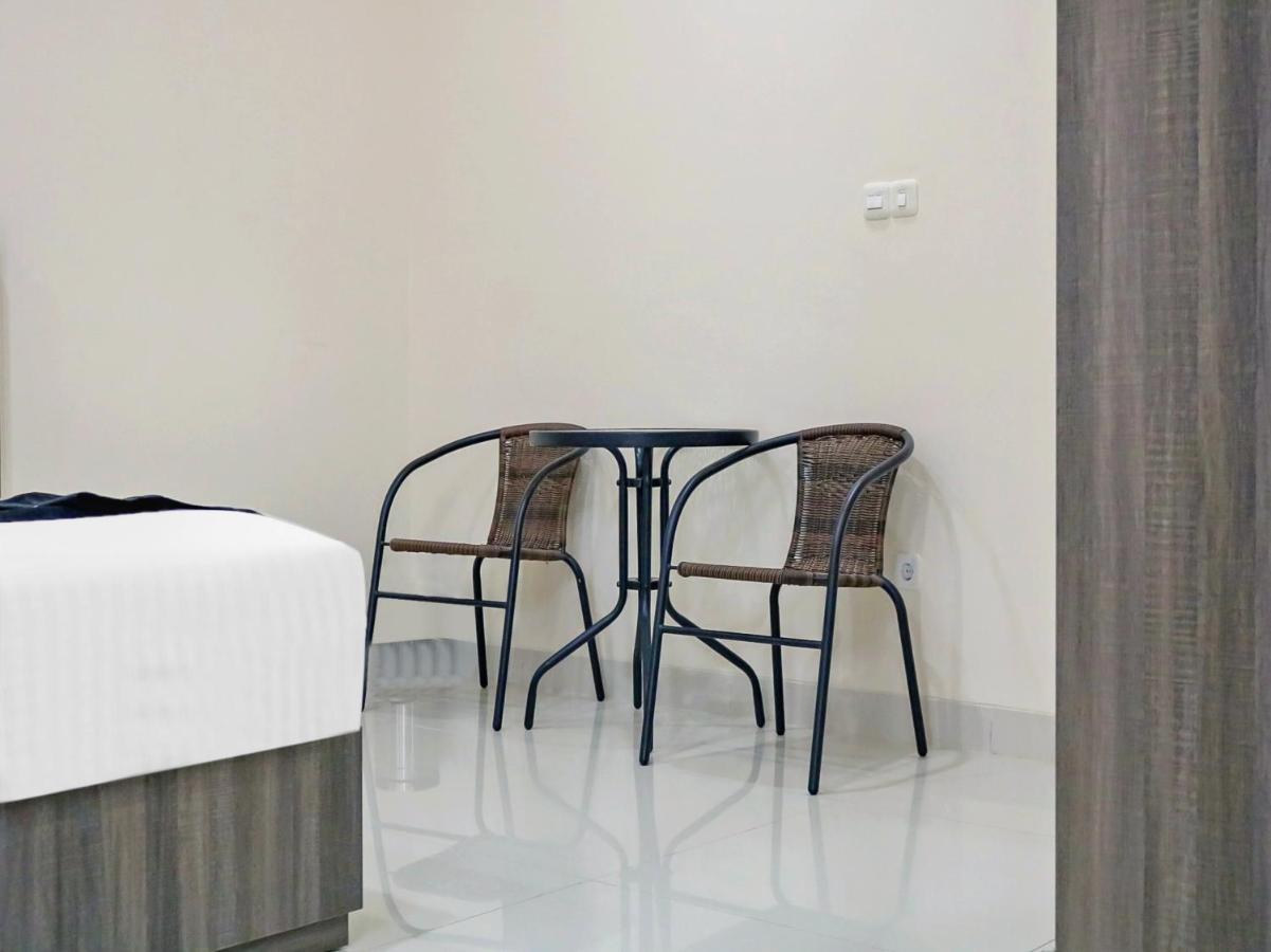 Oyo 2263 Fazarel Residence Syariah Padang  Bagian luar foto